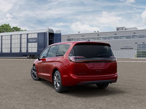 New 2026 Chrysler Pacifica Select FWD image 3