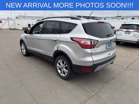 Used 2018 Ford Escape SE w/ SE Sync 3 Package AWD/4WD image 6