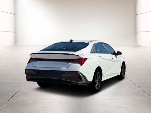 New 2026 Hyundai Elantra SEL Sport Premium image 7