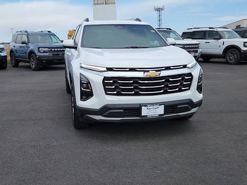 Used 2025 Chevrolet Equinox LT w/ Convenience Package II AWD/4WD image 4