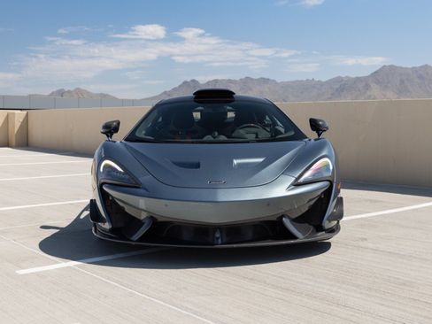 Used 2020 McLaren 620R RWD image 3