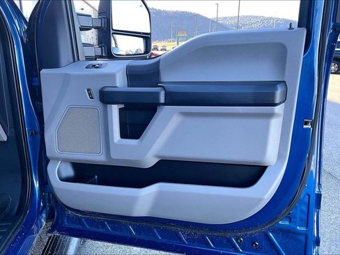 Used 2022 Ford F250 XL w/ Power Equipment Group image 25