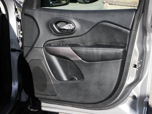 Used 2021 Jeep Cherokee Latitude Lux image 37