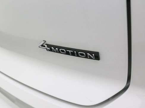 Certified 2023 Volkswagen Atlas Cross Sport SEL Premium R-Line image 15