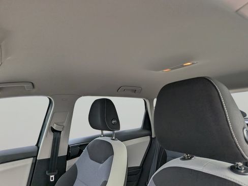 Certified 2025 Volkswagen Taos S FWD image 17