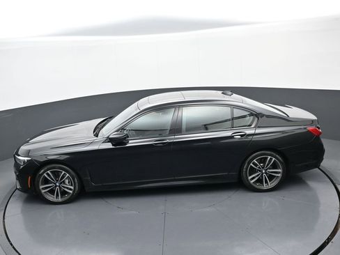 Used 2022 BMW 740i xDrive w/ M Sport Package image 34