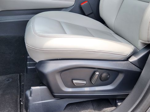 New 2026 Ford Explorer Active w/ Active Comfort Package RWD image 18
