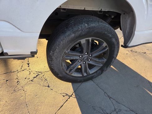 Used 2023 Ford F150 Lariat w/ Equipment Group 502A High image 10