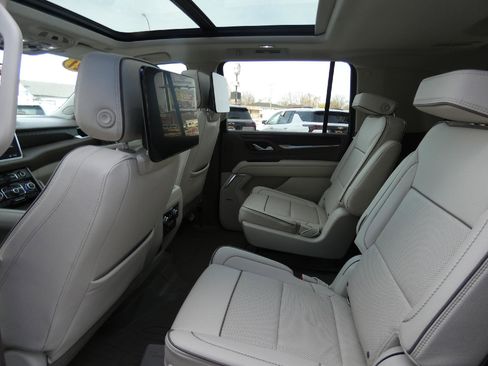 Used 2021 GMC Yukon XL Denali w/ Denali Ultimate Package image 13