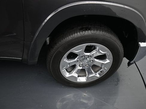 Used 2019 RAM 1500 Big Horn AWD/4WD image 11