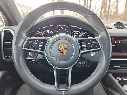 Certified 2022 Porsche Cayenne Coupe image 33