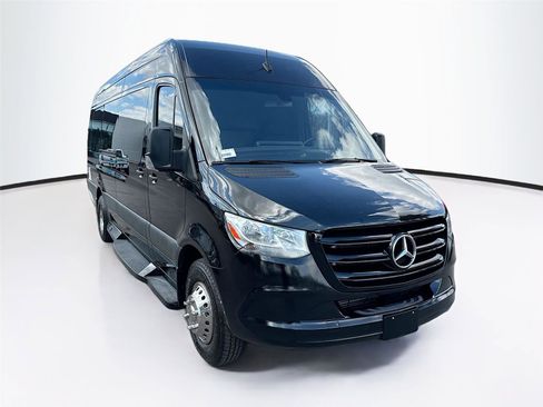 Used 2020 Mercedes-Benz Sprinter 3500 image 6