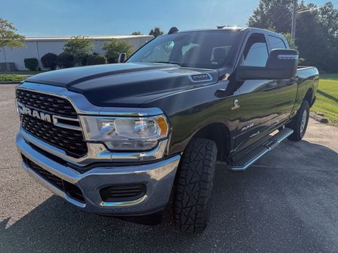 Used 2024 RAM 2500 Big Horn AWD/4WD image 9