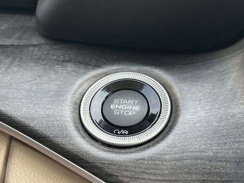 Used 2021 Jeep Grand Cherokee L Limited AWD/4WD image 35