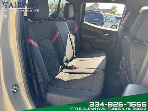 Used 2023 Chevrolet Colorado Z71 image 13