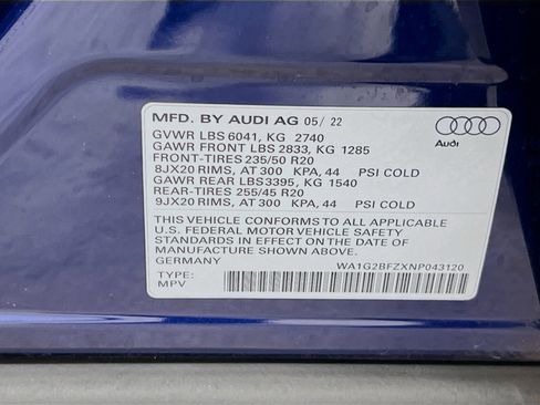 Used 2022 Audi Q4 e-tron Premium image 32