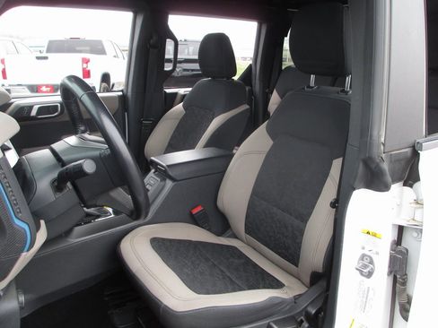 Used 2022 Ford Bronco Wildtrak image 17
