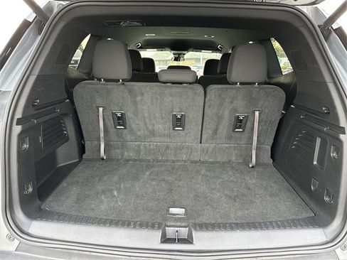 Used 2025 GMC Acadia Elevation image 5