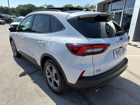 Used 2025 Ford Escape ST-Line w/ Tech Pack #1 FWD image 5