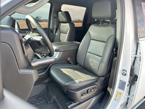 Used 2025 Chevrolet Silverado 2500 LTZ w/ LTZ Premium Package image 11