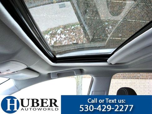 Used 2018 Toyota RAV4 XLE image 7