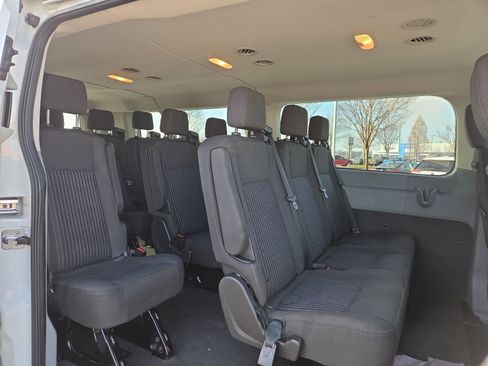 Used 2018 Ford Transit 350 XLT image 9