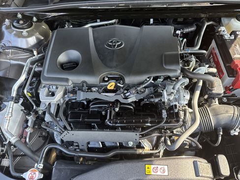 Used 2022 Toyota Camry SE image 30