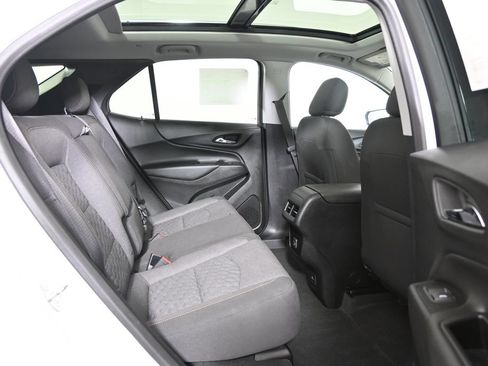 Used 2019 Chevrolet Equinox LT w/ Sun & Navigation Package AWD/4WD image 15