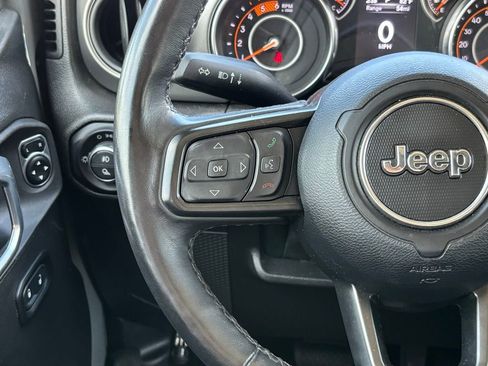 Used 2023 Jeep Gladiator Sport AWD/4WD image 16