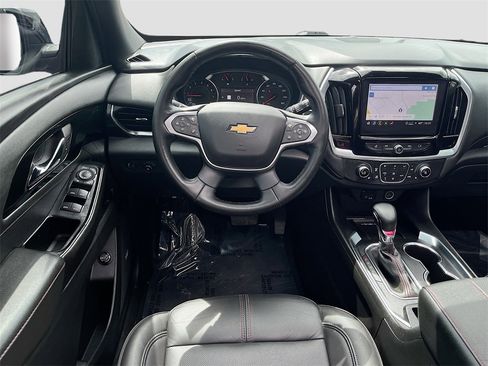Used 2023 Chevrolet Traverse RS image 24