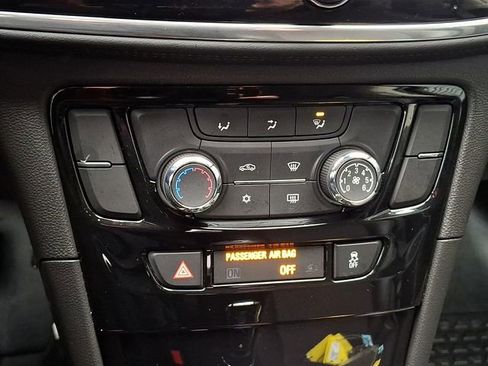 Used 2020 Buick Encore Preferred w/ Safety Package image 21