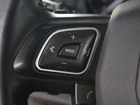 Used 2018 Land Rover Range Rover Evoque Landmark Edition image 9