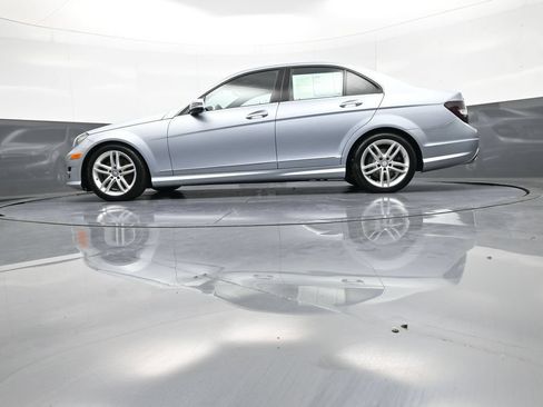 Used 2013 Mercedes-Benz C 300 4MATIC Sedan image 34
