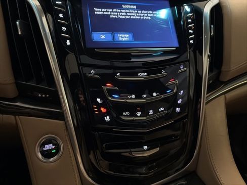 Used 2019 Cadillac Escalade ESV Platinum image 58
