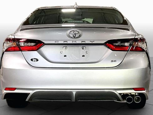 Used 2024 Toyota Camry SE FWD image 5
