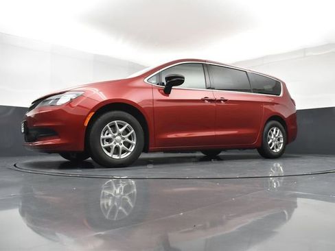 New 2026 Chrysler Voyager LX FWD image 21