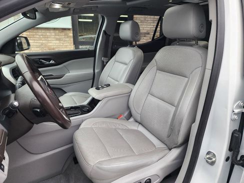 Used 2019 GMC Acadia SLT image 17