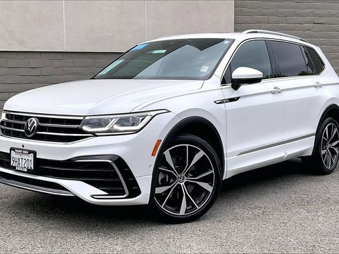 Certified 2023 Volkswagen Tiguan SEL R-Line AWD/4WD image 12