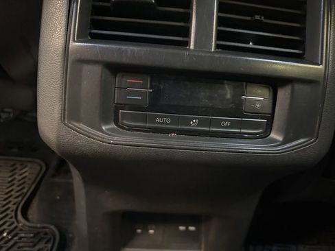 Used 2021 Volkswagen Atlas SE w/ Panoramic Sunroof Package image 18