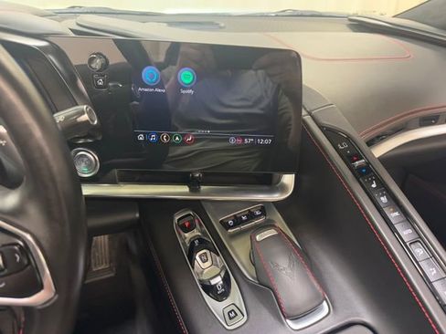 Used 2021 Chevrolet Corvette Stingray Premium Conv w/ Z51 Performance Package RWD image 39