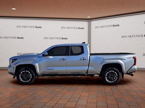 Used 2025 Toyota Tacoma TRD Sport image 14