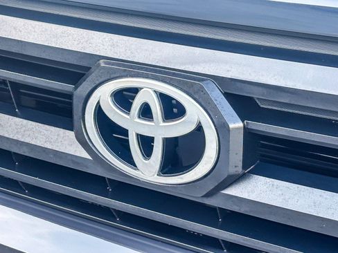 Certified 2025 Toyota Tacoma SR5 image 10