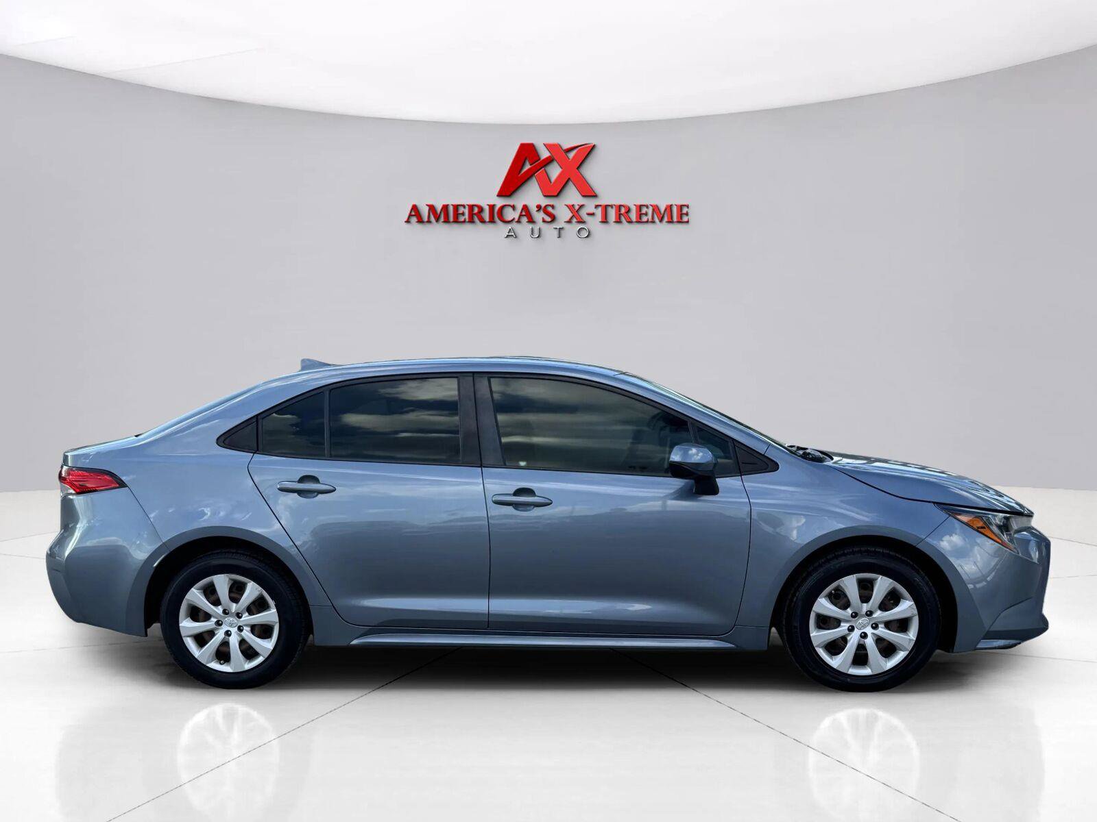 Used 2020 Toyota Corolla LE FWD image 7