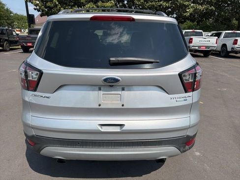 Used 2017 Ford Escape Titanium image 3