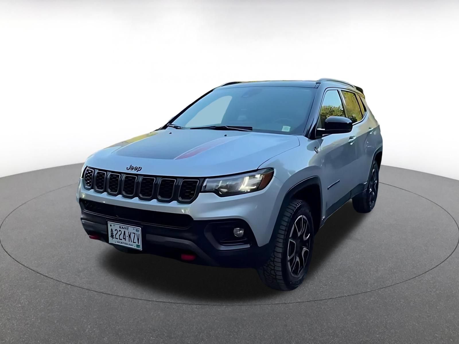 Used 2025 Jeep Compass Trailhawk AWD/4WD image 6
