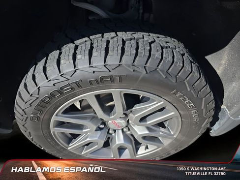 Used 2022 GMC Sierra 1500 AT4 w/ AT4 Premium Package image 12