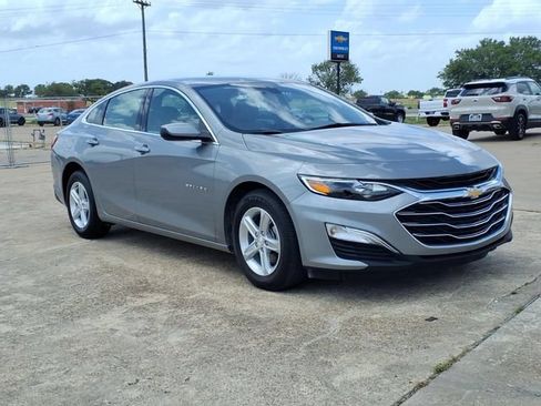 Used 2024 Chevrolet Malibu LS w/ Driver Confidence Package FWD image 3