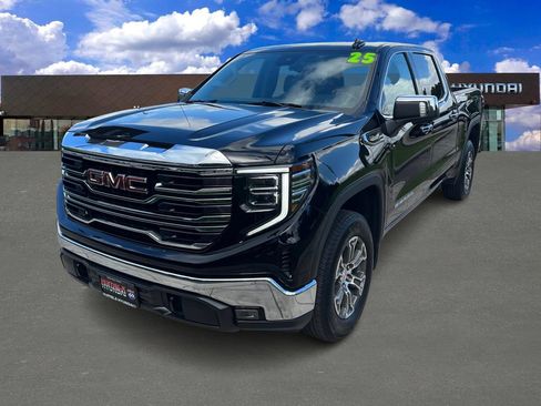 Used 2025 GMC Sierra 1500 SLT RWD image 1