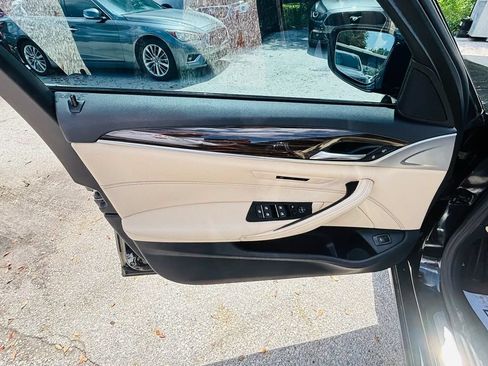 Used 2017 BMW 530i RWD image 11