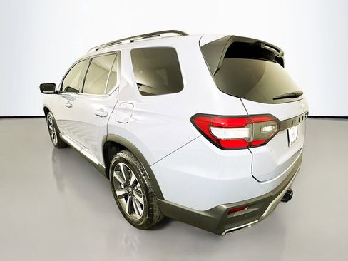 Certified 2024 Honda Pilot Touring image 7